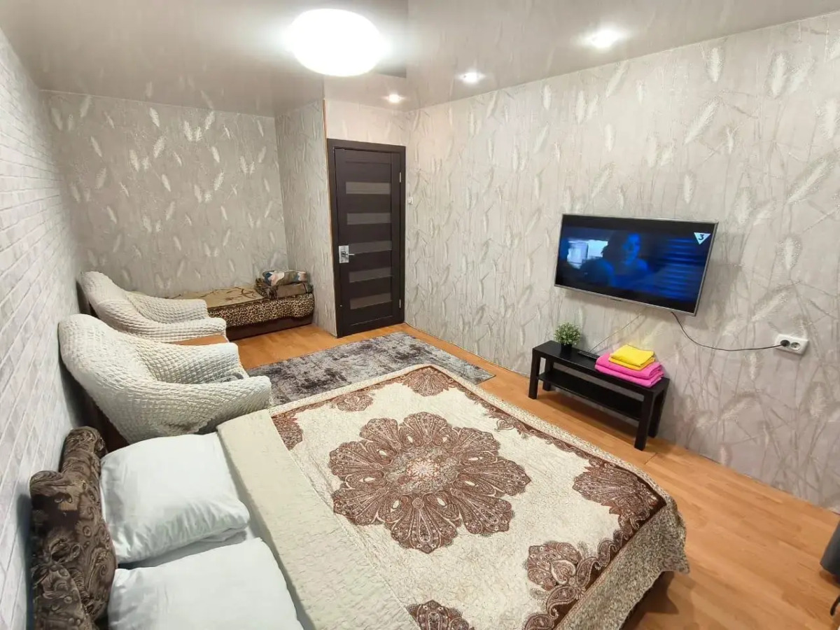 Апартаменты с 1 комнатой рядом с Городской больницей, вид на город (КВАРТИРА51)