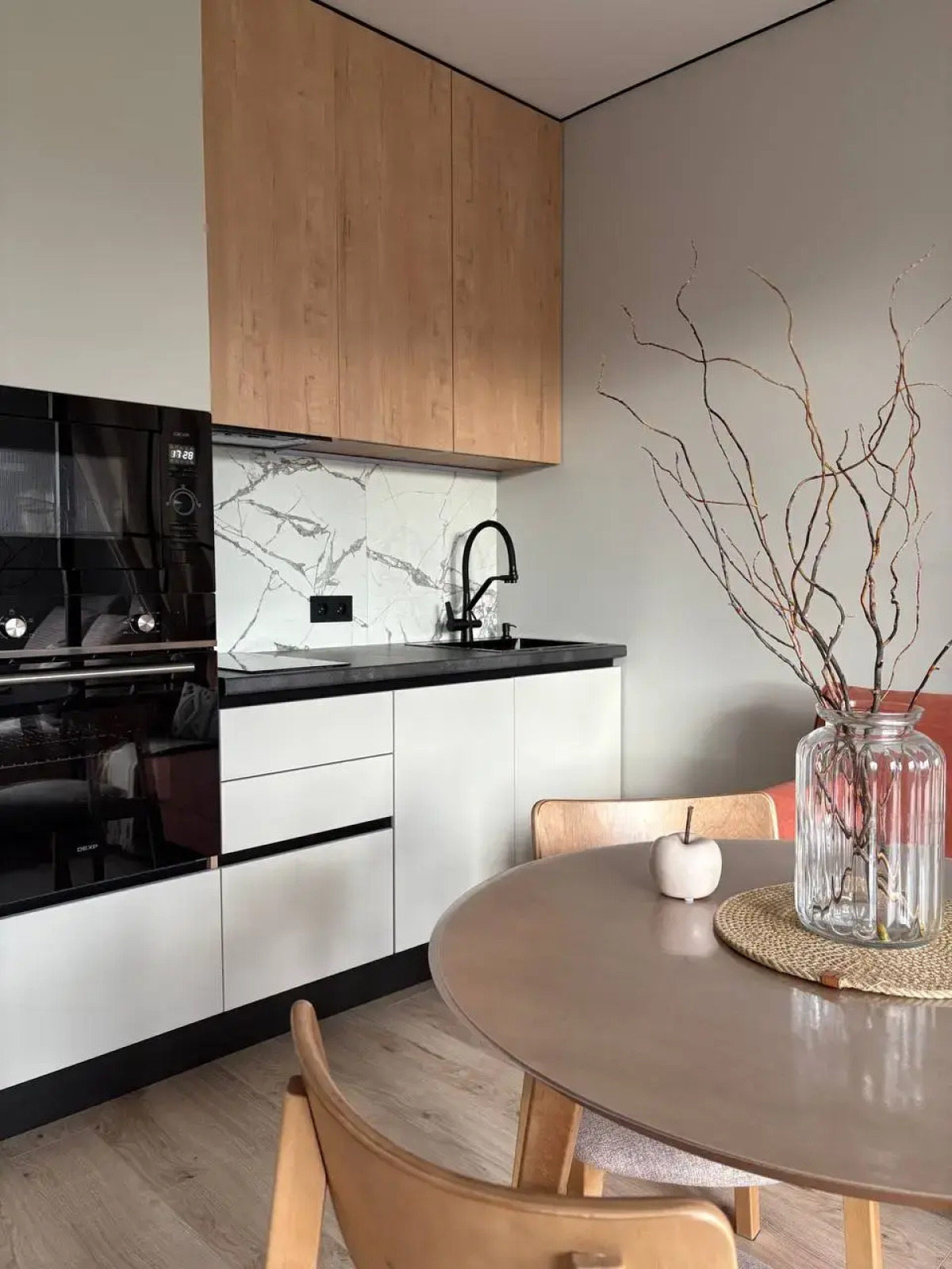 Апартаменты стильные с дизайнерским ремонтом вместимостью до 4 гостей 10 минут до центра города