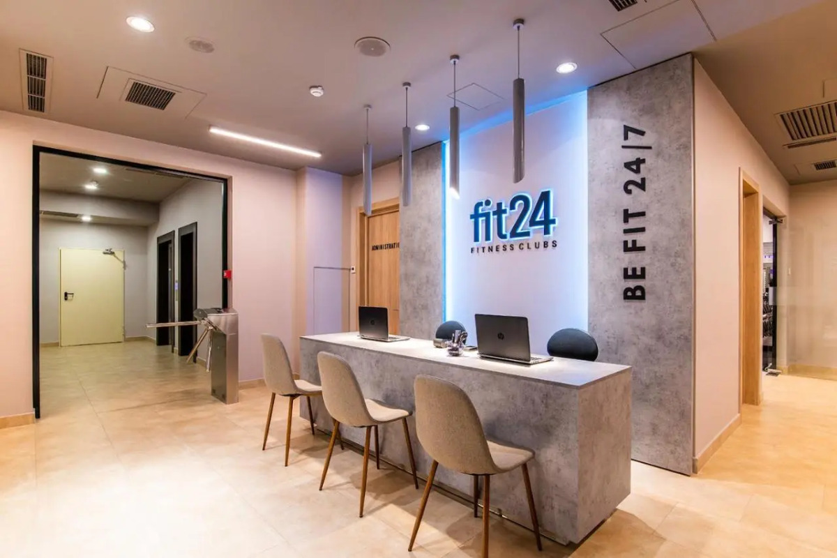 Отель Ramada and Suites by Wyndham Yerevan