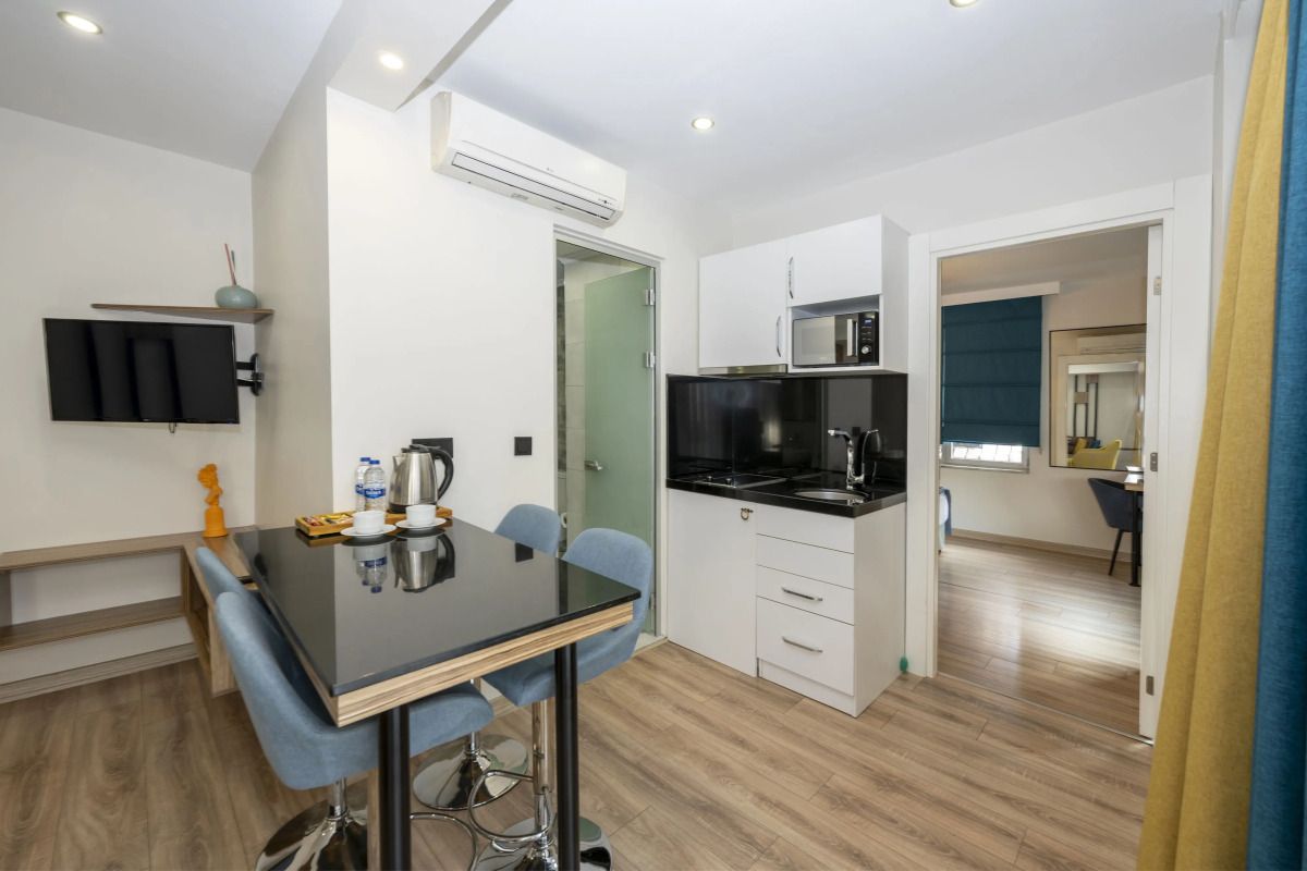 Отель The Marions Suite