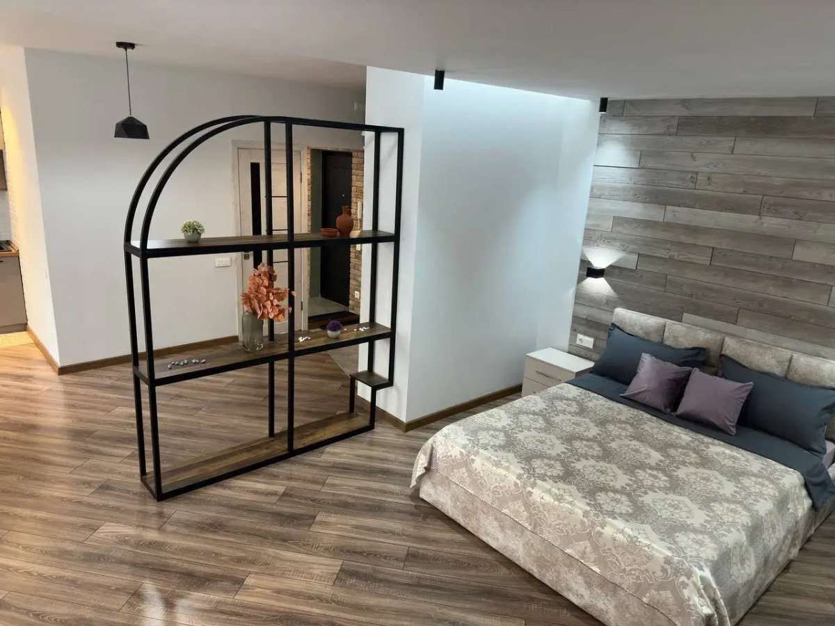 Апартаменты 105 около арбата с видом на горы