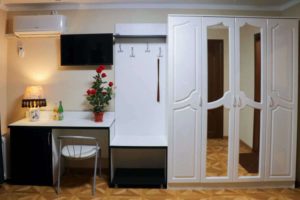 Отель София