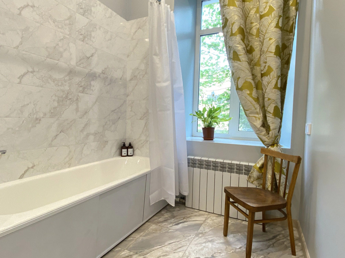 Трехкомантная квартира у летнего сада в Мозаичном дворе