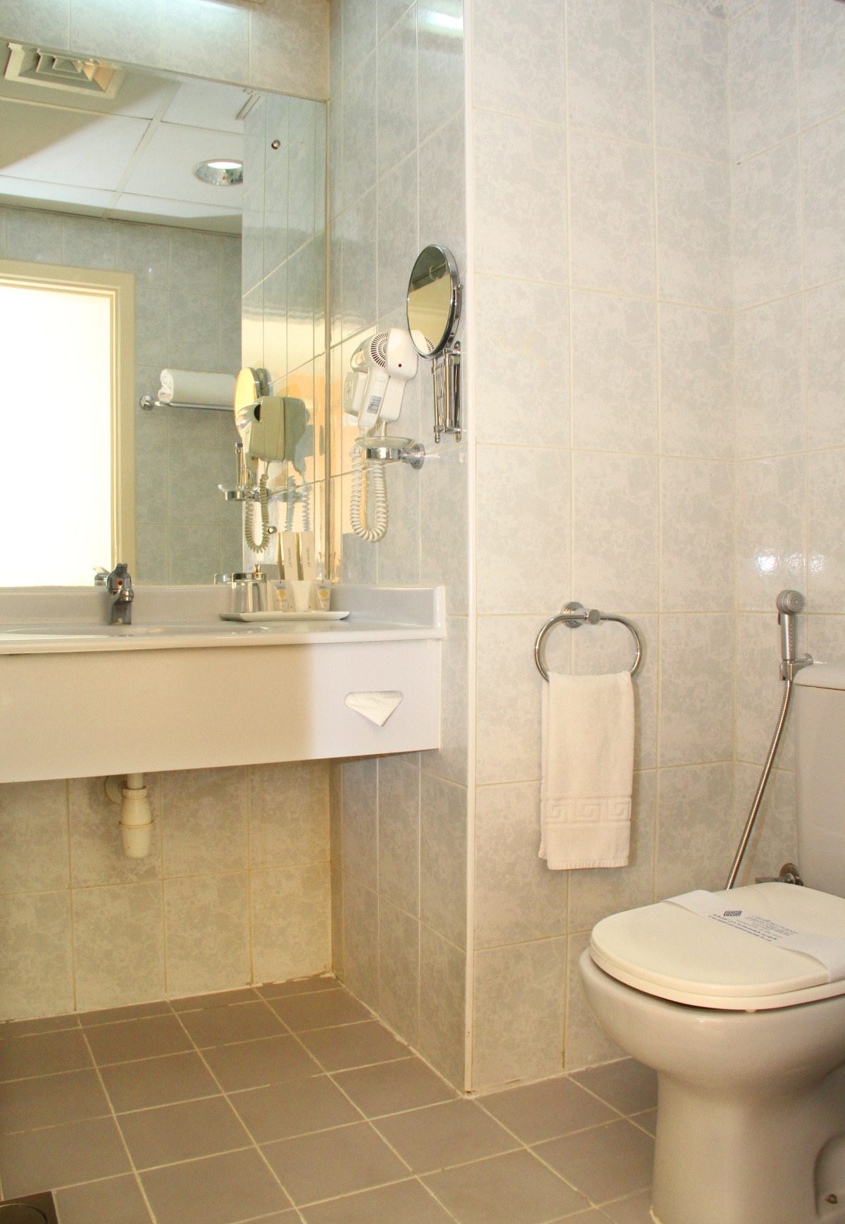 Отель Nejoum Al Emarate