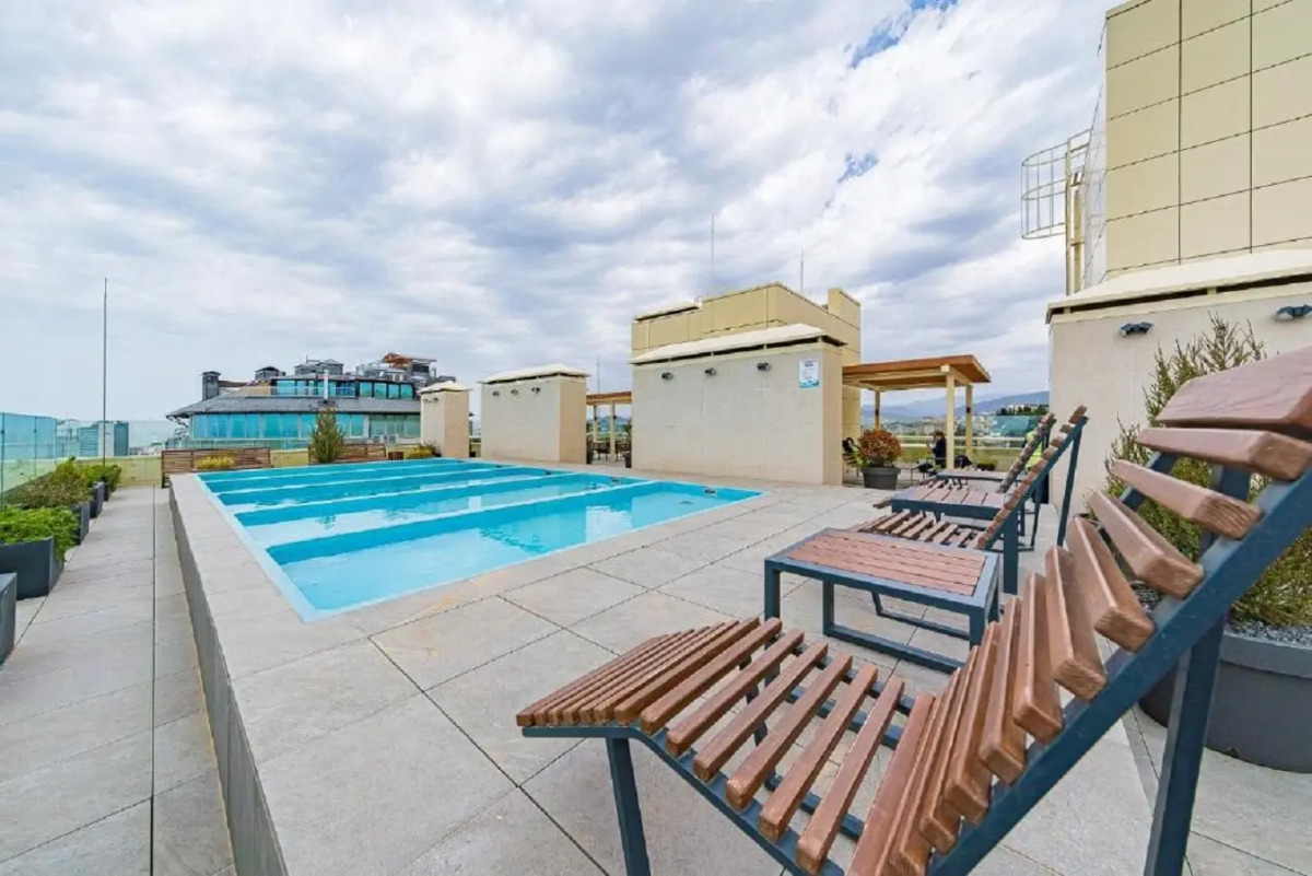 Апартаменты у Дендрария в ЖК Метрополь на самом высоком этаже, где есть бассейн