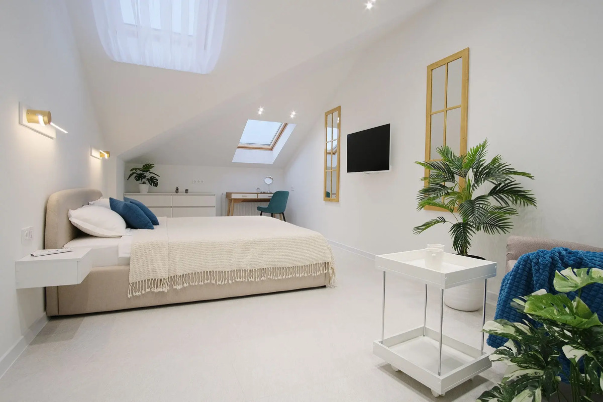 Апартаменты Дизайнерская мансарда в 150 метрах от моря