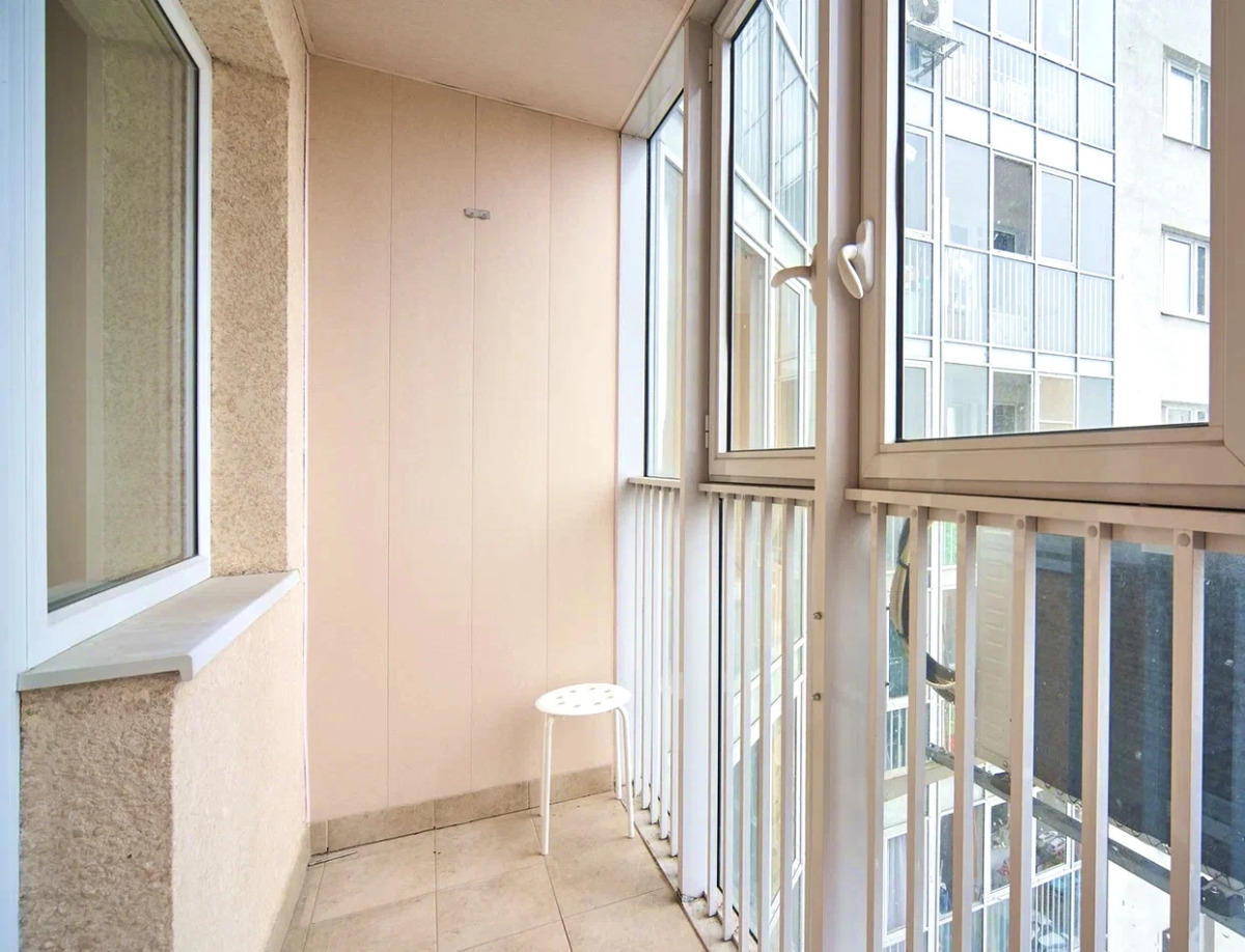 Апартаменты Уютная Студия с большой лоджией в доме бизнес-класса