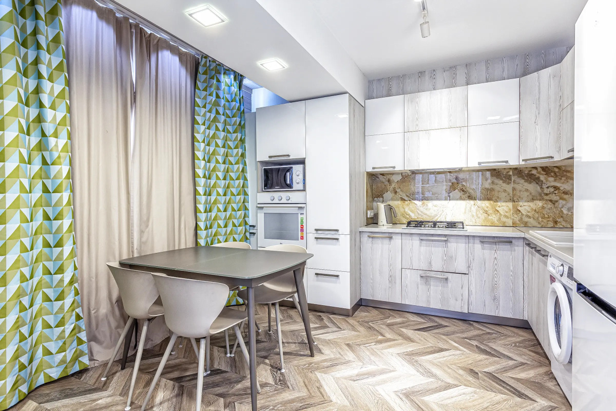 Апартаменты 31. Самый центр. Вид на город и горы. Идеально для командированных и туристов.