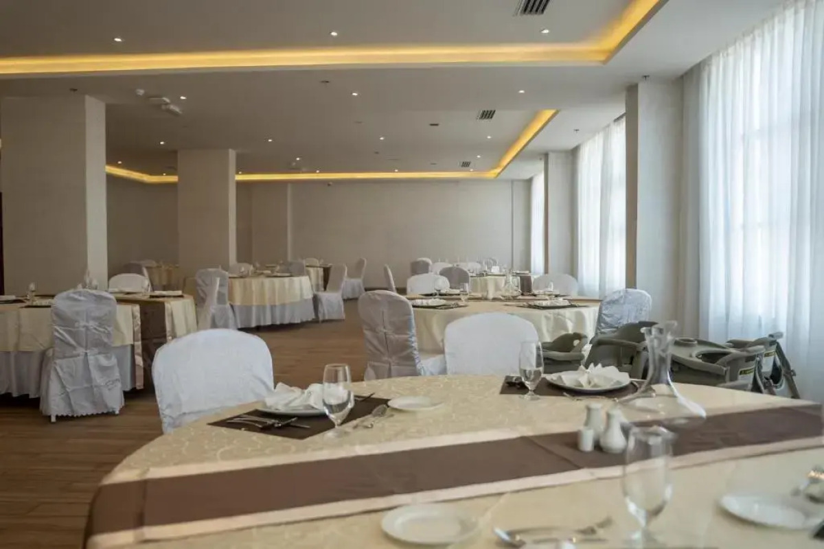 Отель The Plaza  and Resort