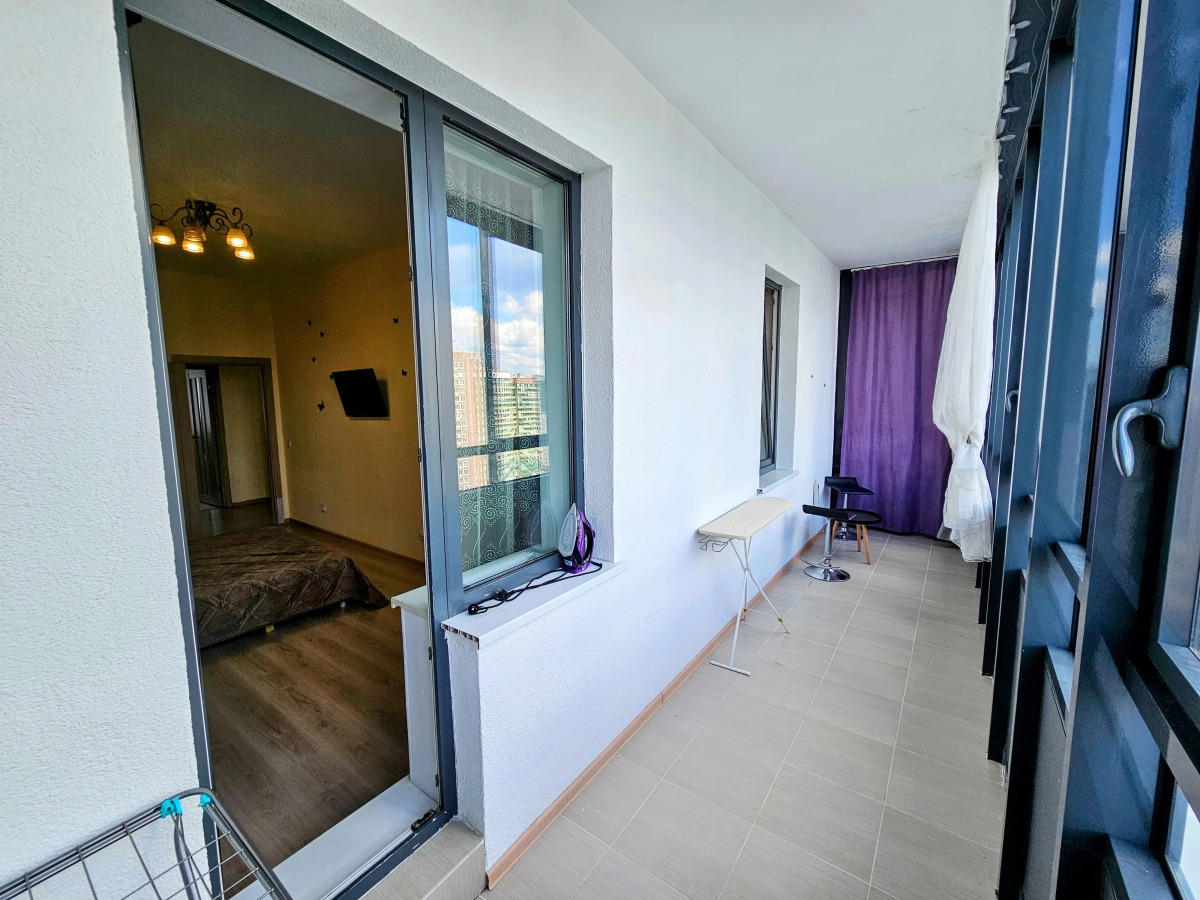 Квартира Большая евротрешка 80кв с двумя санузлами и огромной лоджией