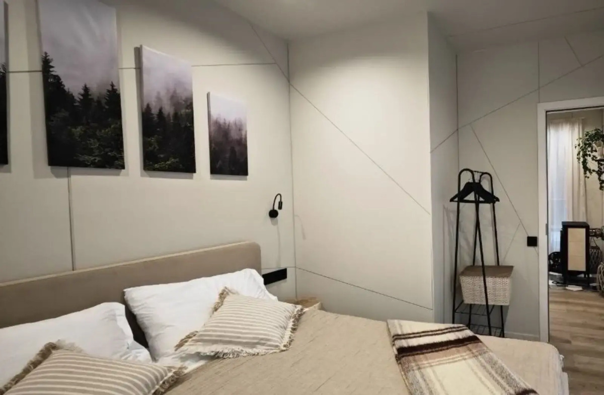 Частный дом с камином и потрясающим видом на лес