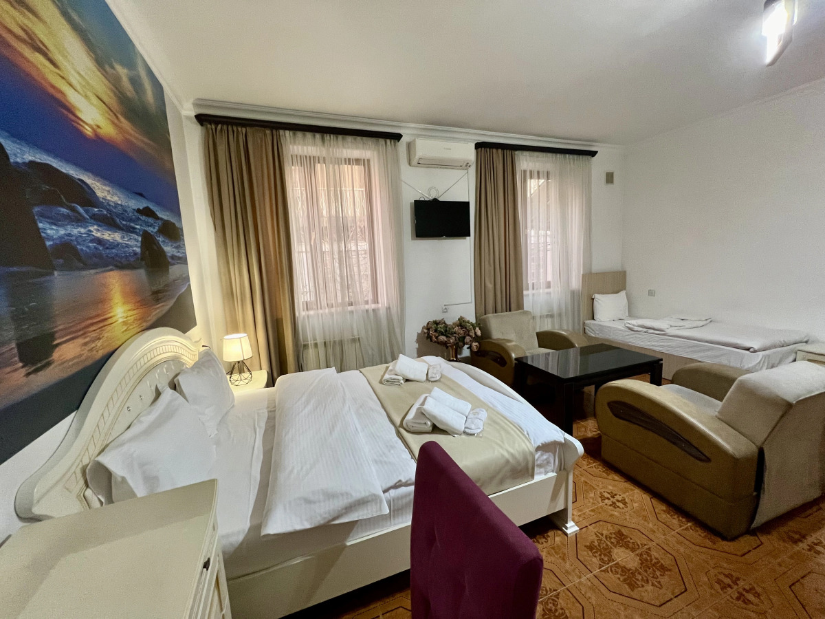 Отель Castle Family