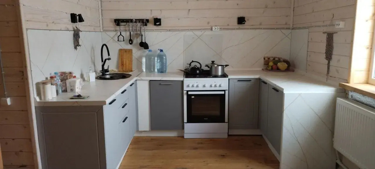 Апартаменты на Крутовской 17