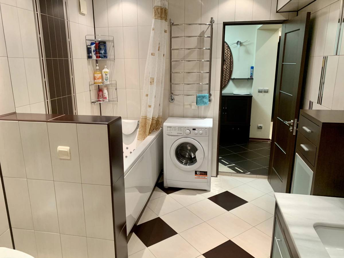 4-комнатная квартира с камином рядом Центральная площадь