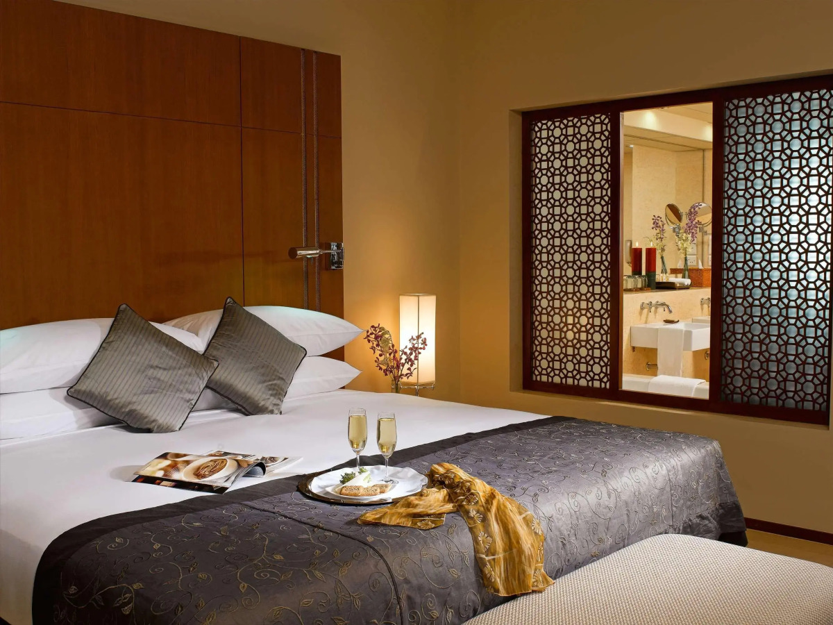 Отель Radisson Blu Dhaka Water Garden