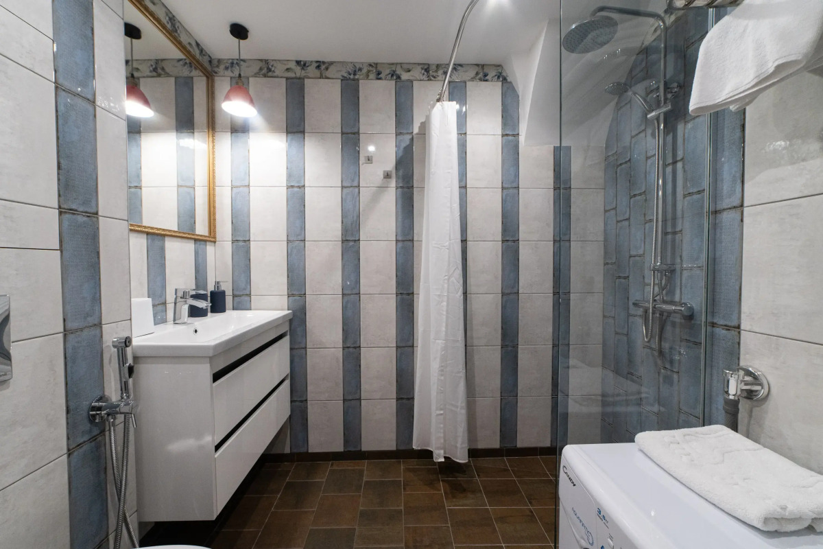 Отель Двенадцать