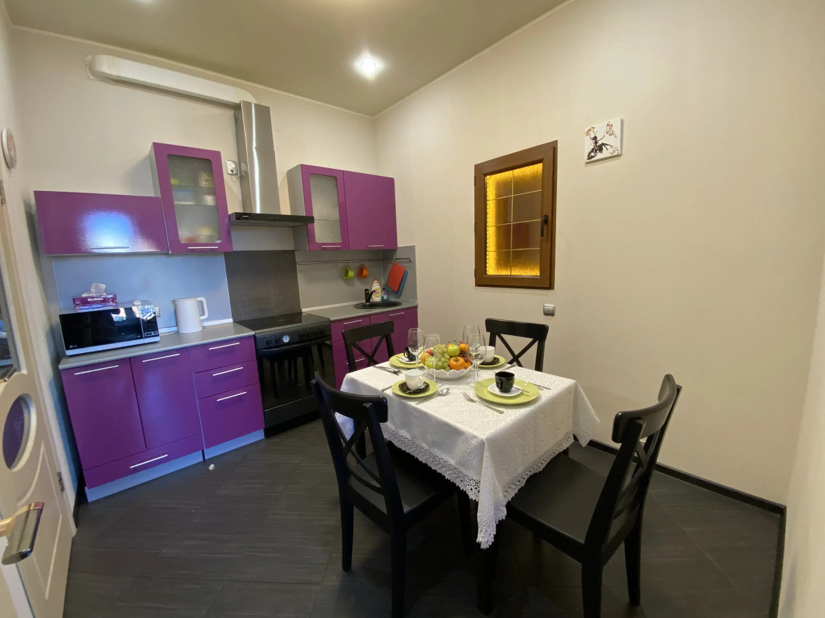 Квартира 2-комнатная KOMILFO-HOME на Топоркова