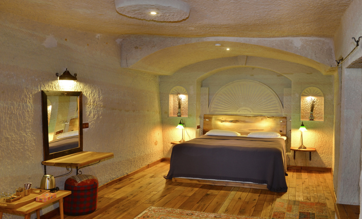 Seki Cave Suites