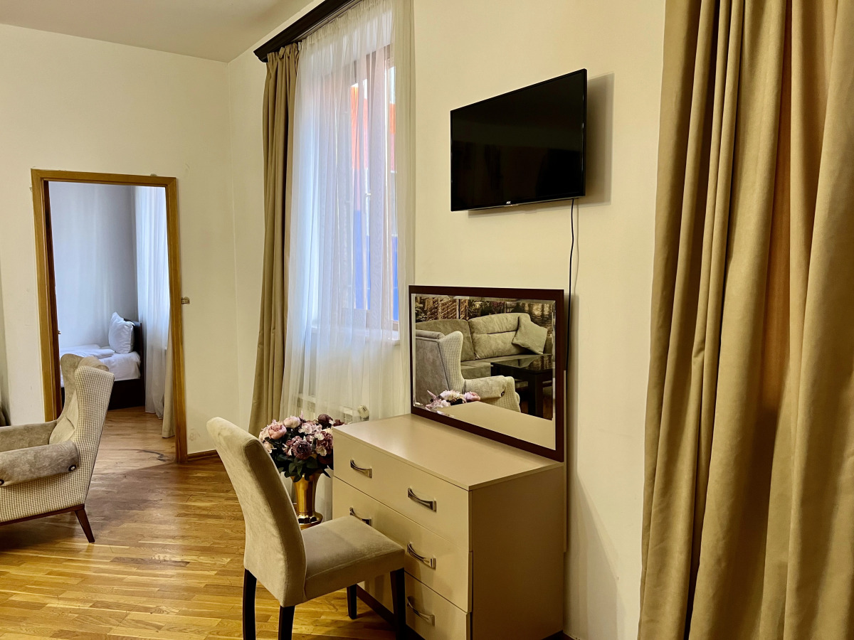 Отель Castle Family