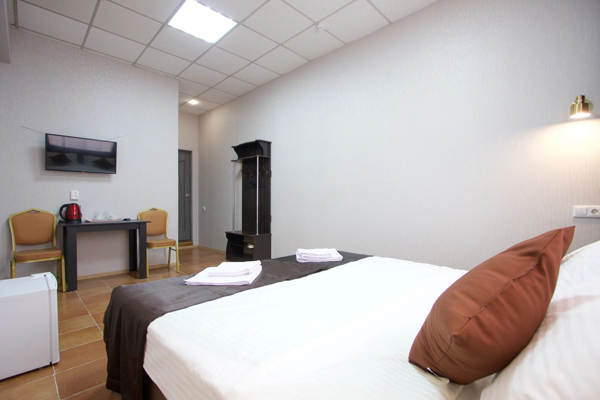 Отель Автодвор