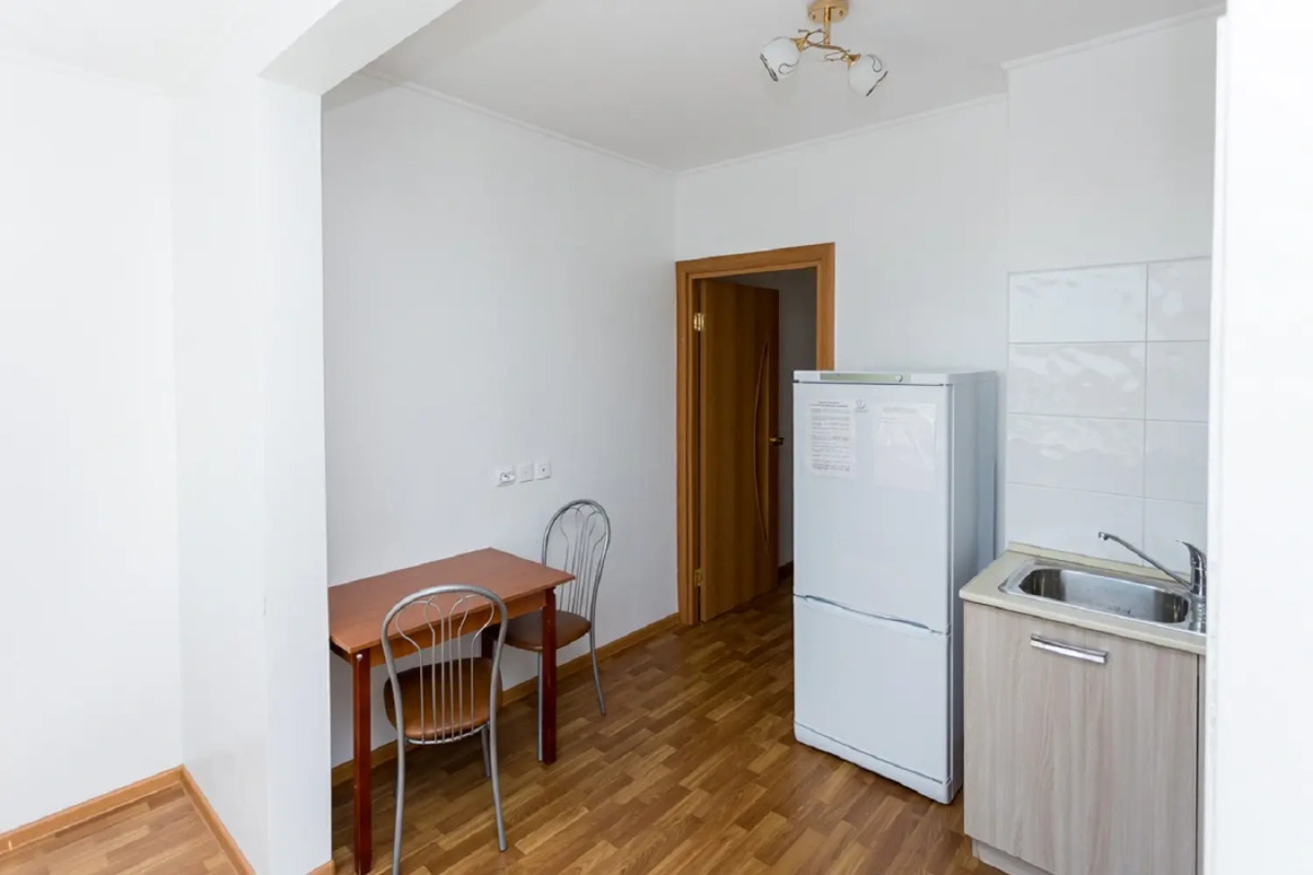 Апартаменты 1-ком. квартира на Емельянова 35А (3)