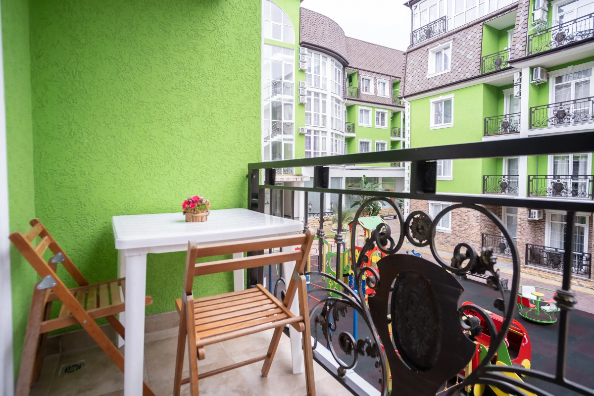 Апартаменты Red Apartments Арт Лайт Сити Молисон