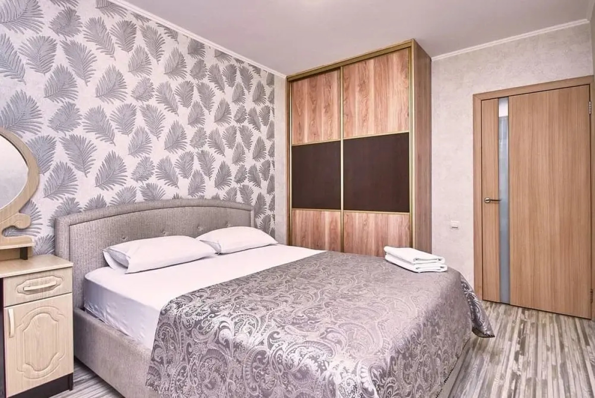 Апартаменты Двухкомнатные Ул. Учебная, 15 Лагерный сад клиника Савиных