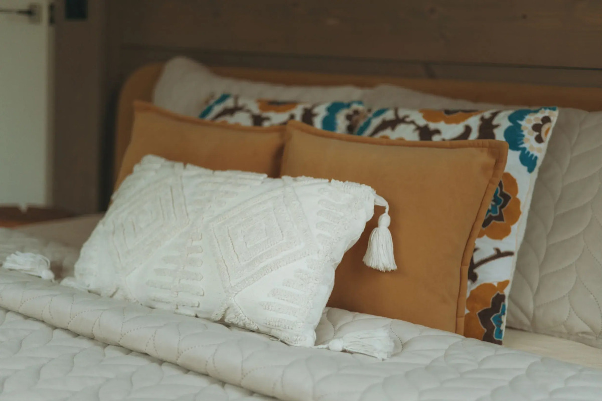 Частный дом с баней и чаном у воды и леса