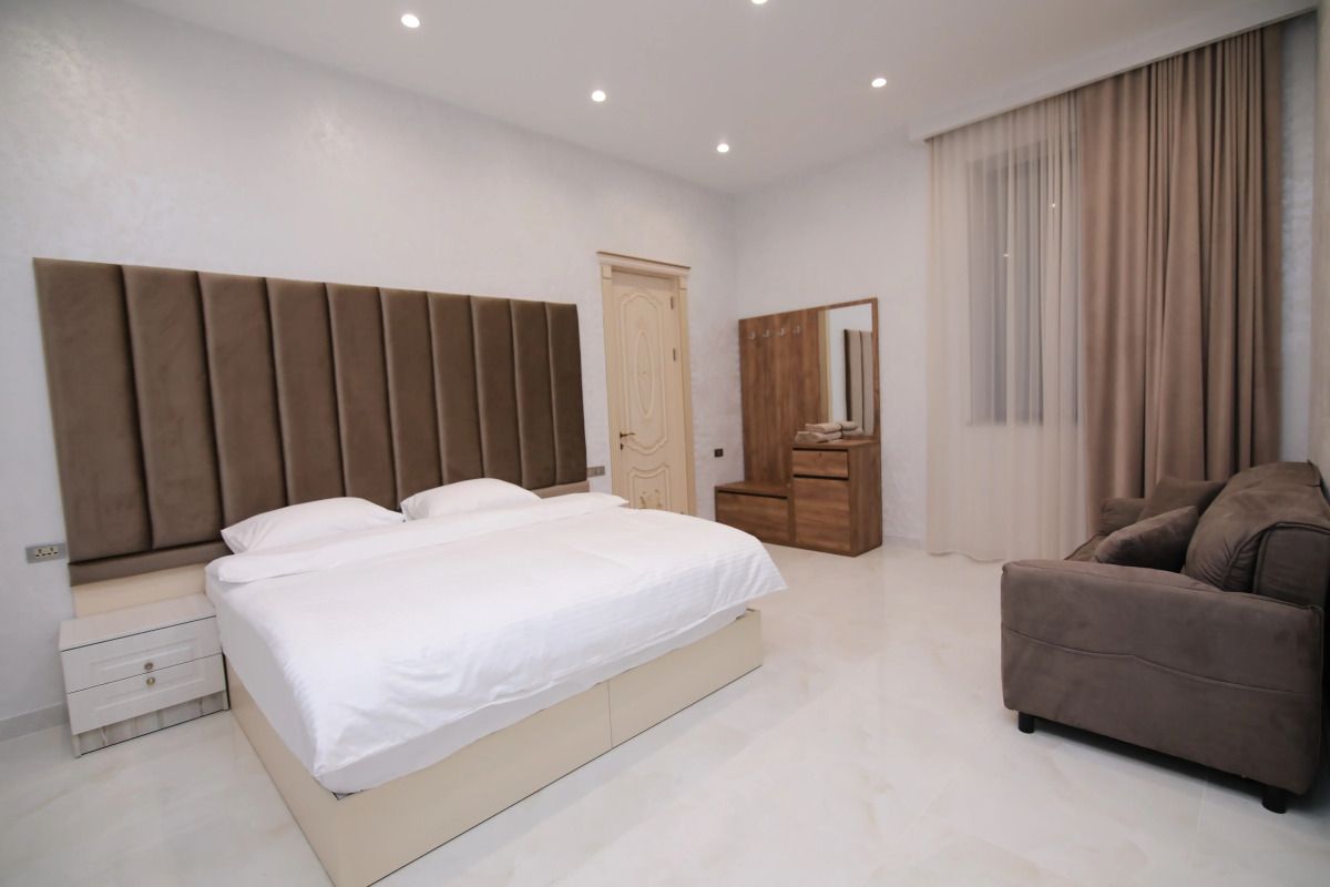 Отель Louvre Home