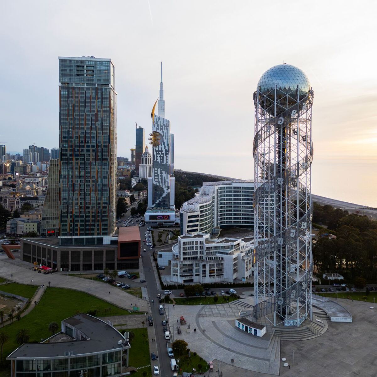 Апартаменты Apartment hotel Прибрежный Оазис: с видом на море в знаковой Порта Батуми