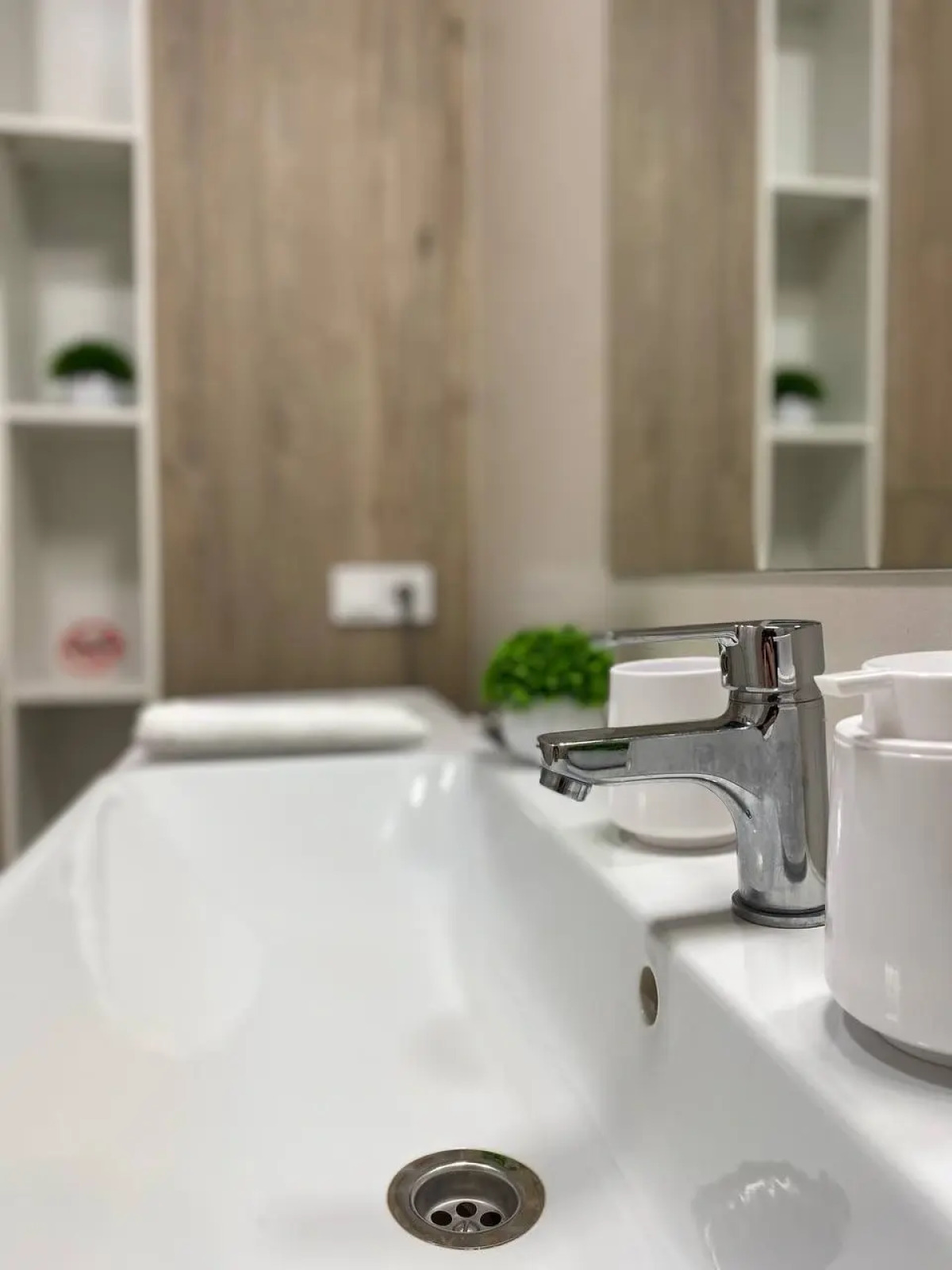 Апартаменты PosutochnoSV на Лунной 30