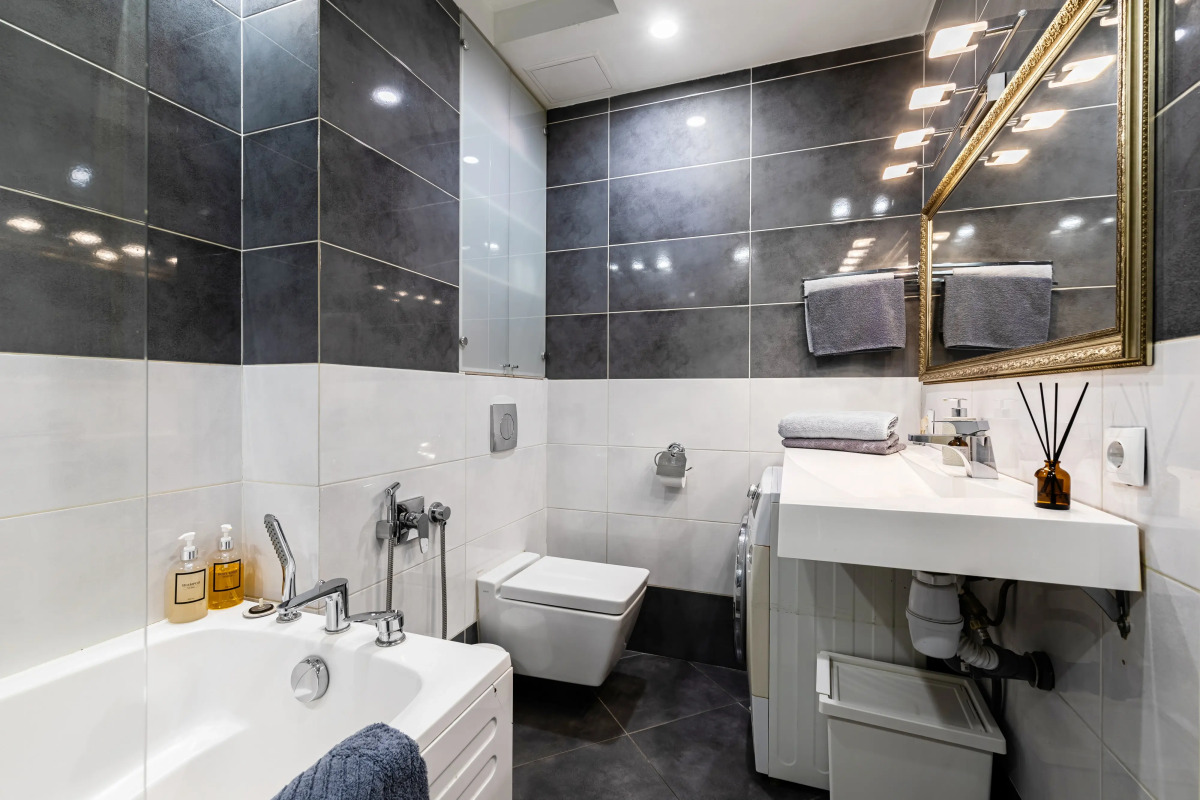 Квартира Улучшенная двухкомнатная во внутреннем дворике Баумана