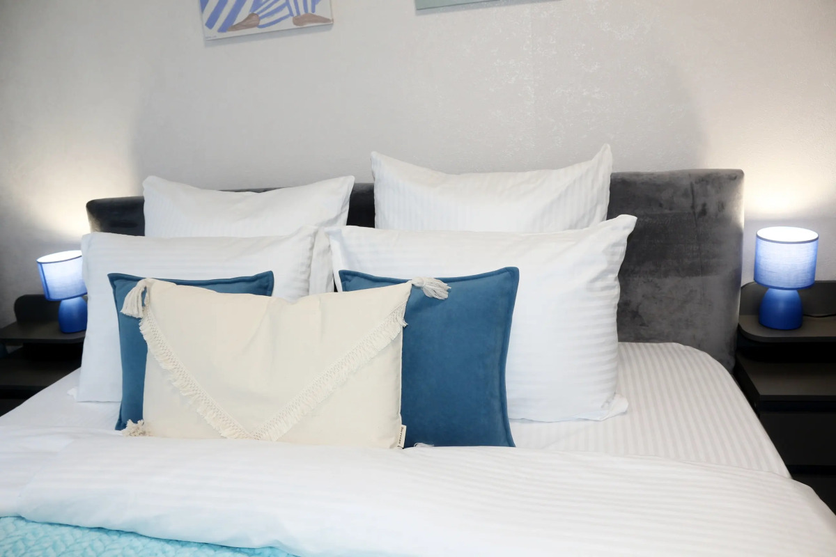 Квартира NiceAparts Евротрешка на Бурмакинской 7