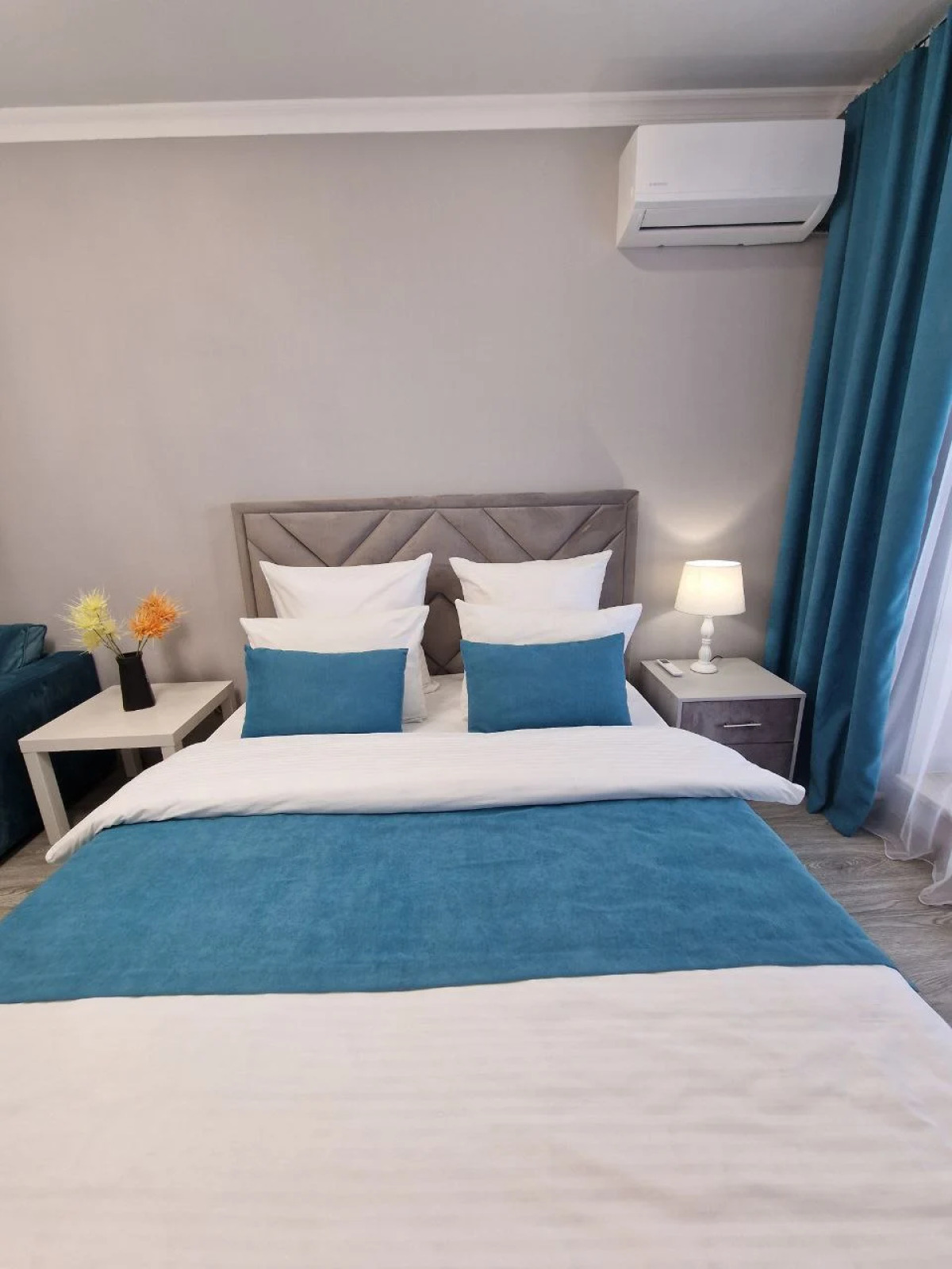 Квартира Flatirini в Новом ЖК с Панорамными Окнами