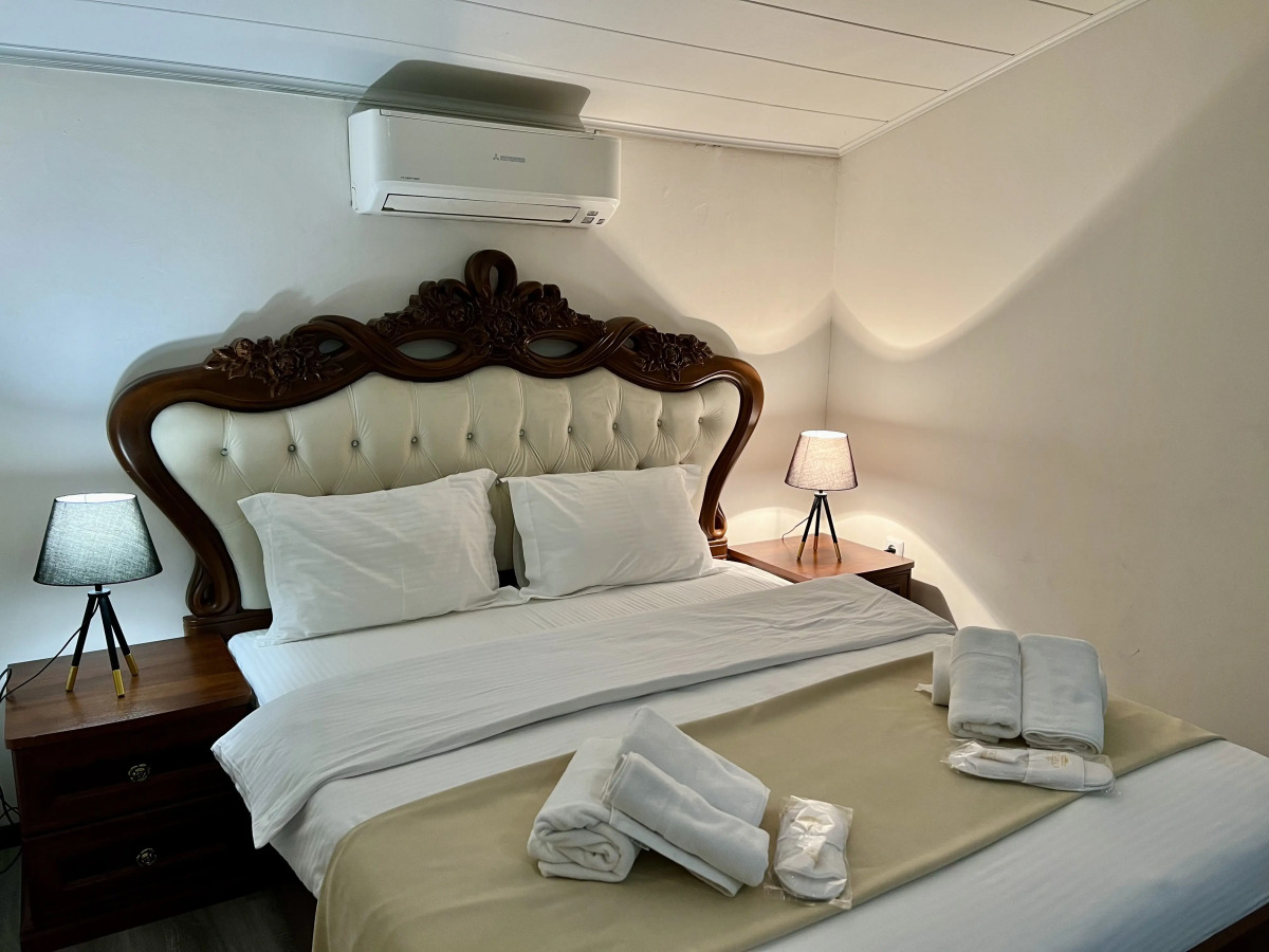 Отель Castle Family