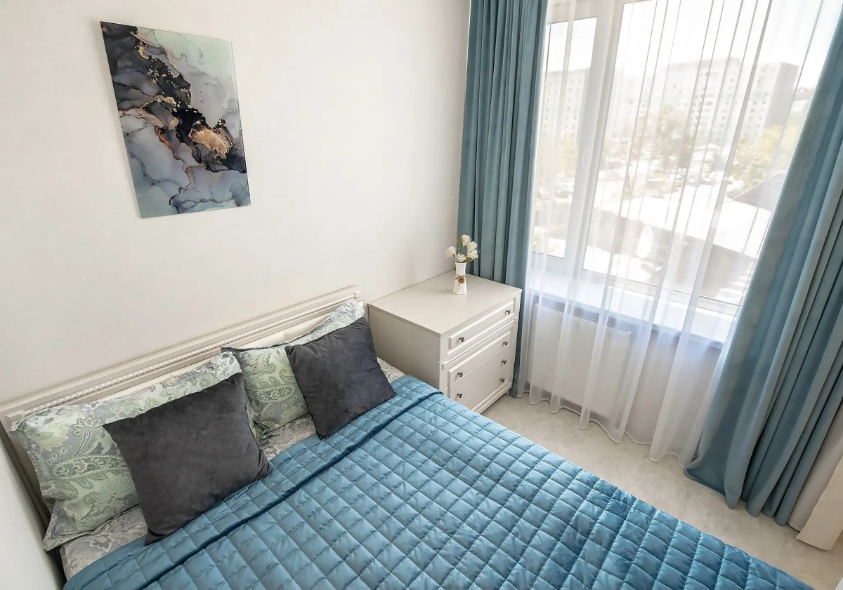 Апартаменты возле Театра и моста, недалеко от центра. Брянская 18.