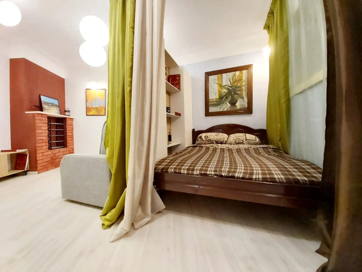 Апартаменты Галерея художника в центре