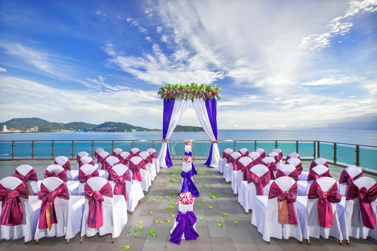 Отель Wyndham Grand Phuket Kalim Bay