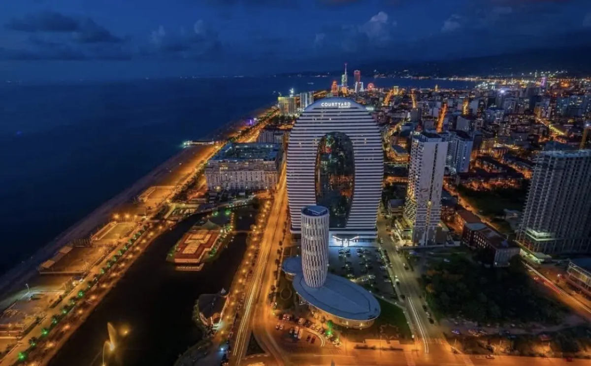 Апартаменты Alliance by Courtyard Hotel 5 KH