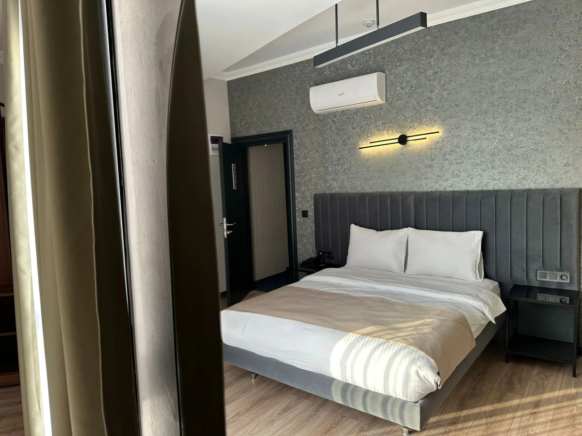 Lenora Airport Hotel