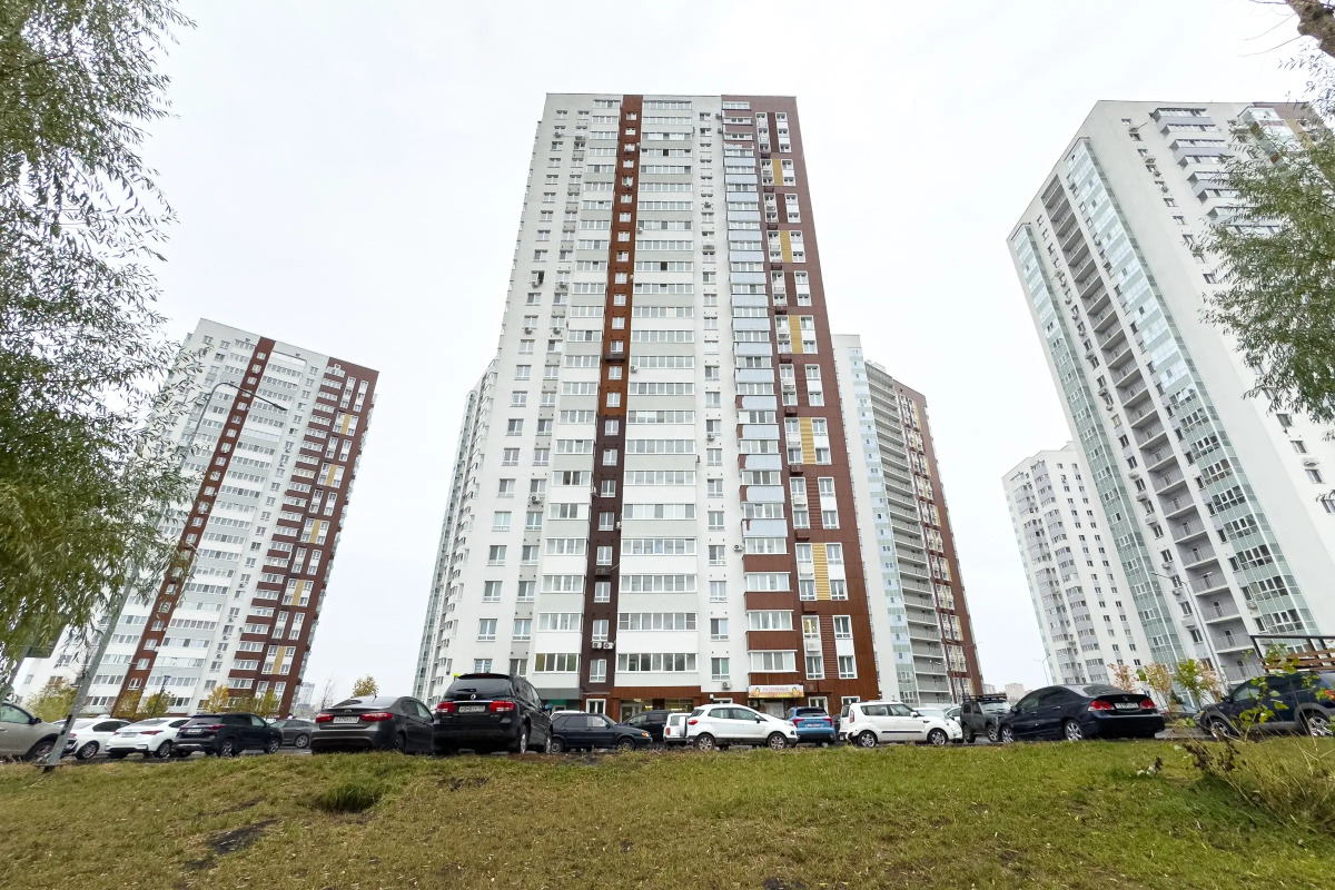 Апартаменты с панорамными окнами на набережной реки