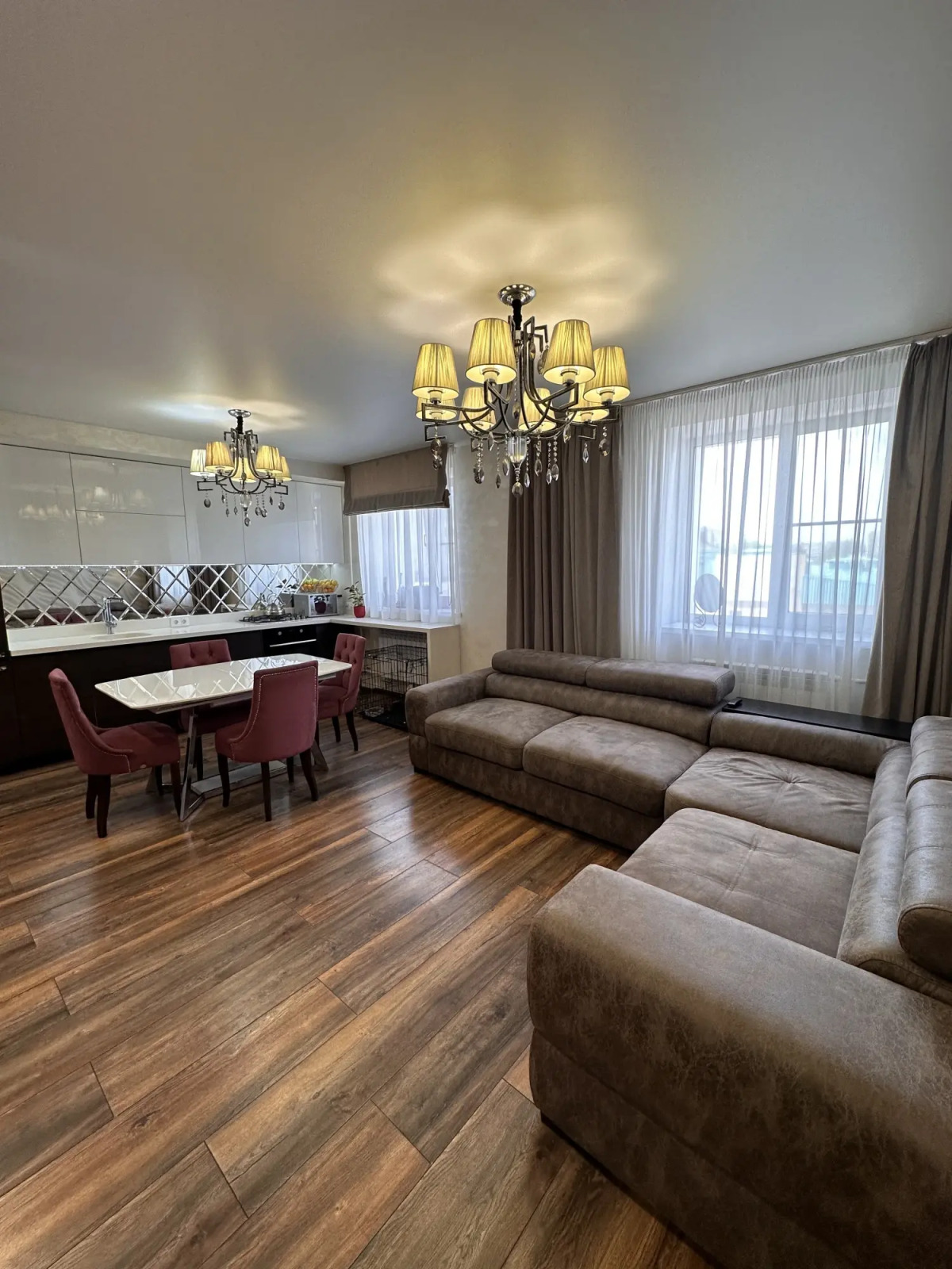 Квартира Трехкомнатная у Набережной Грина