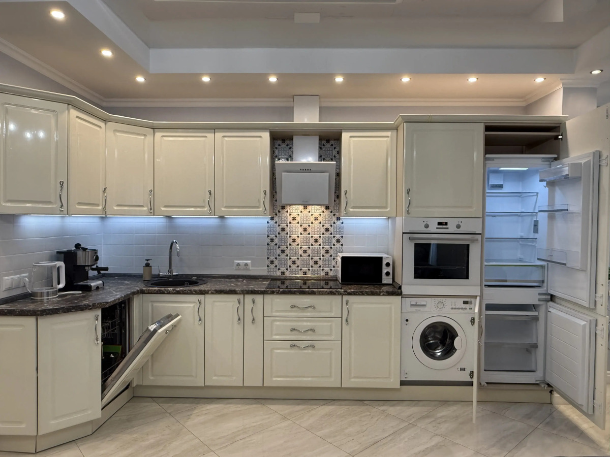 PK DESIGN - двухкомнатная квартира с отдельной спальней