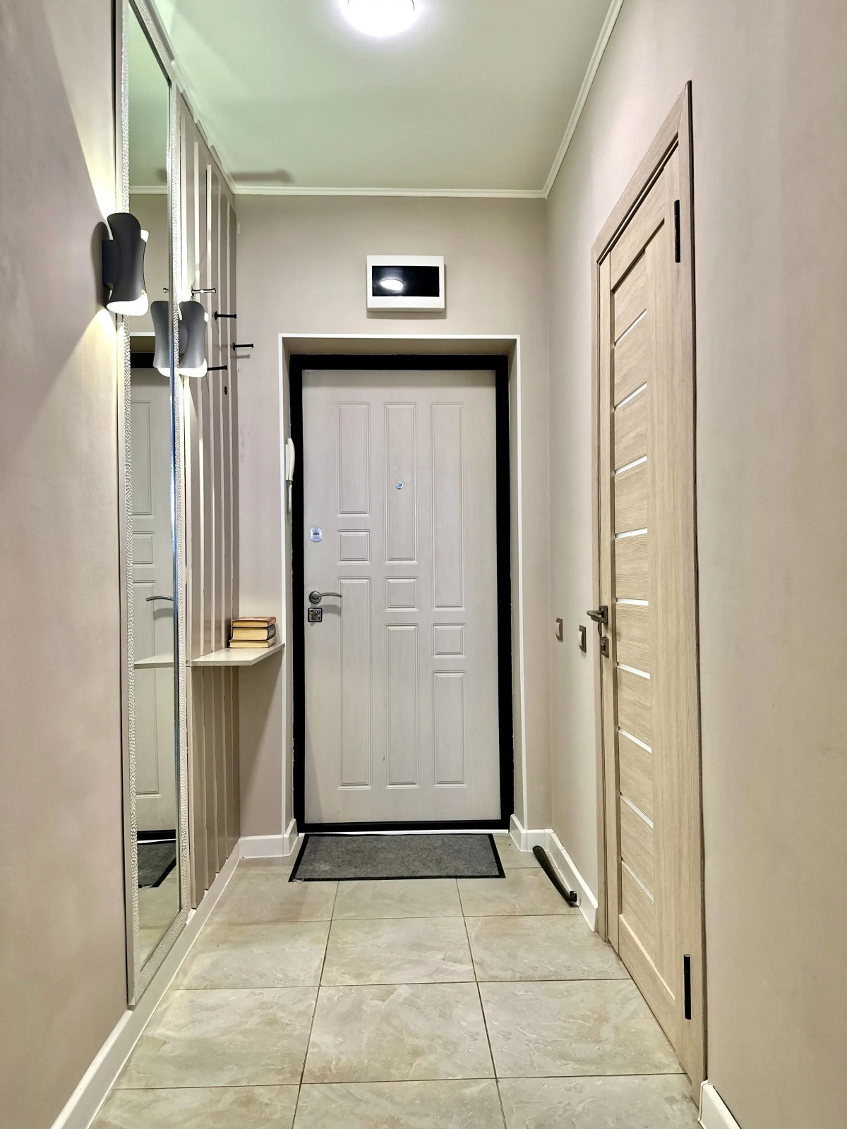 Апартаменты Яркая студия Моно с Видом на Коктобе