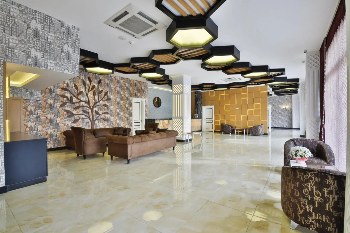 Opia Hotel
