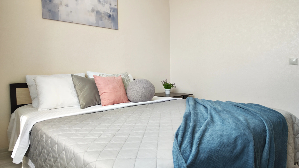 Апартаменты Panda Home с видом на мост влюблённых