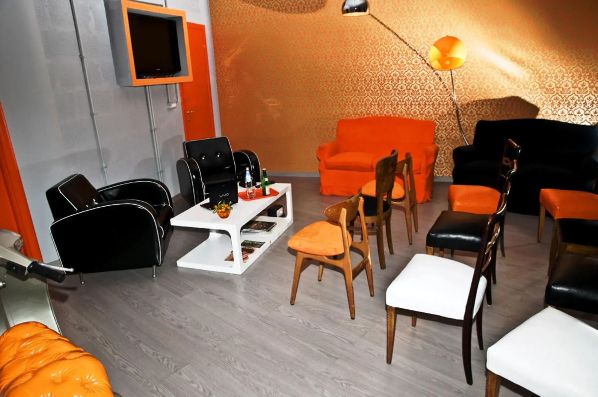Orange Hotel