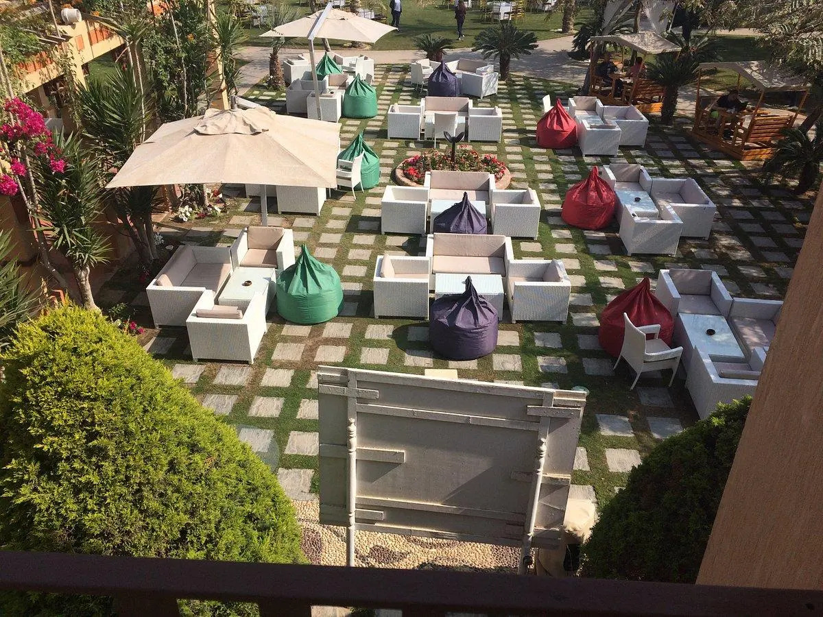 Курортный Отель Swiss Inn Pyramids Golf Resort