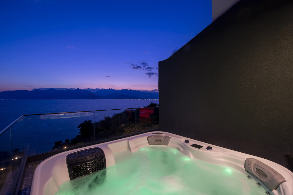 Отель Lucky Monkey