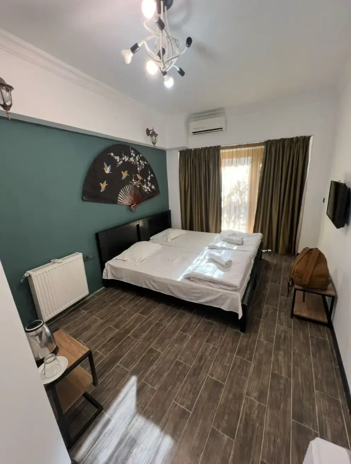 Отель Исака